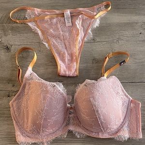 Super sexy Victoria Secret lingerie set NWT 36DD bra / Panty L